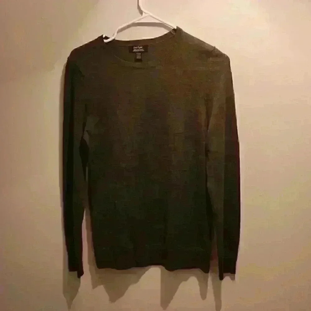 Lord & Taylor Women’s 100% Merino Wool Green Long Sleeved Sweater Small
